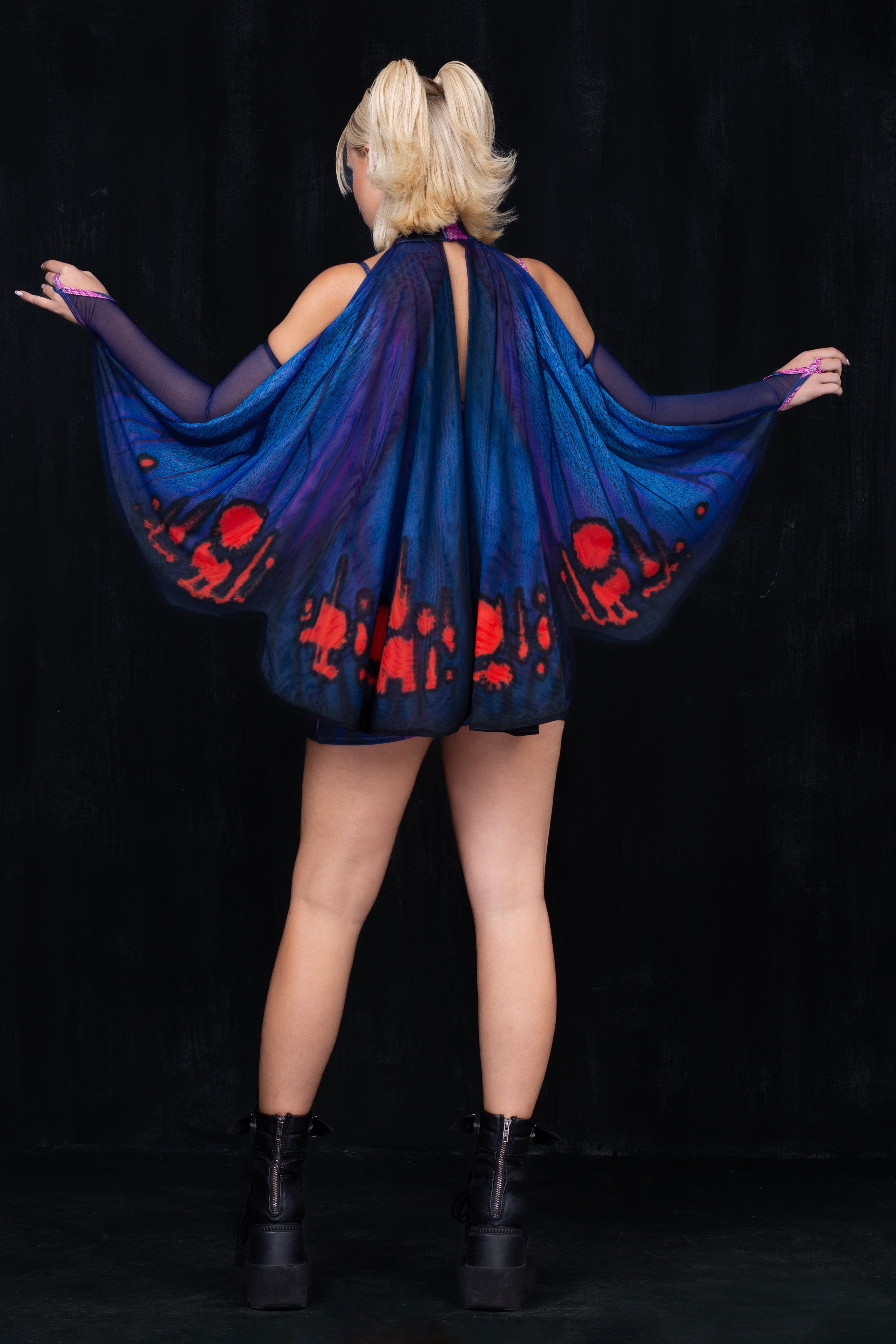 Midnight Embrace Sleeved Wings