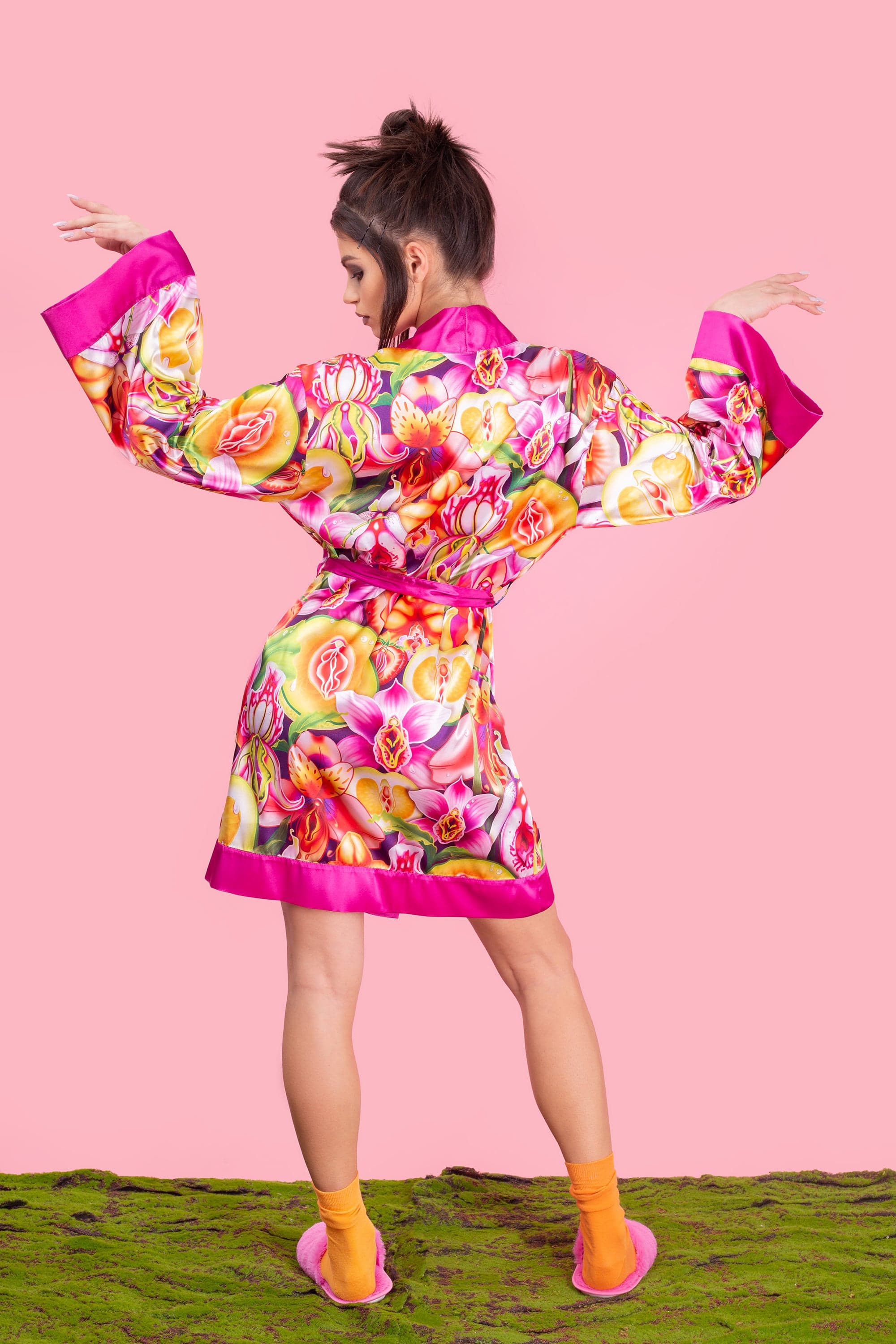 B Delicious Slippy Robe