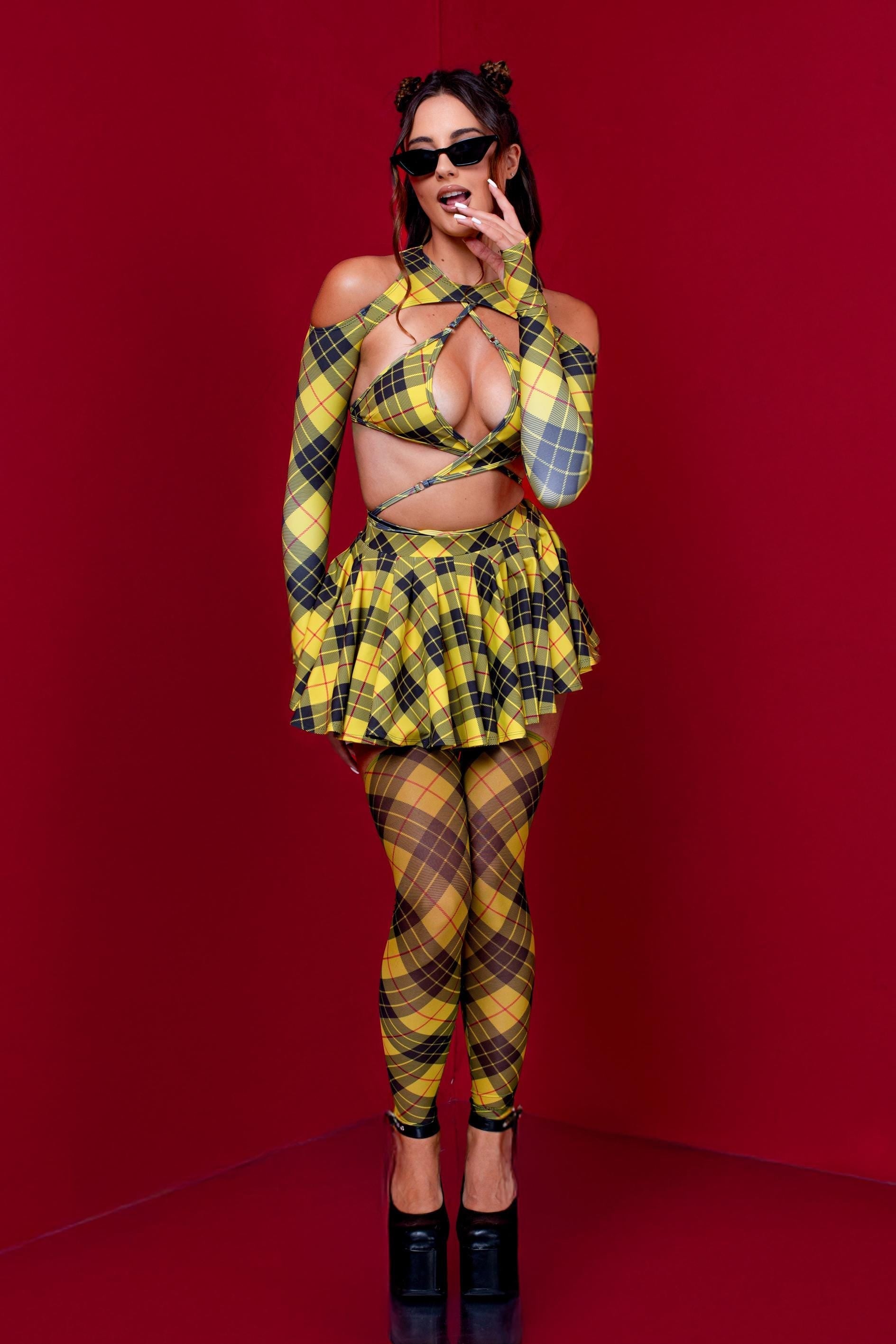 Clueless Wrapped Triangle Top and Shrug